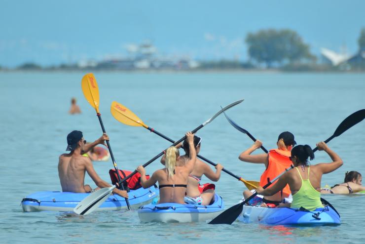 Rekordszm jelentkez a Balaton-tevezsre