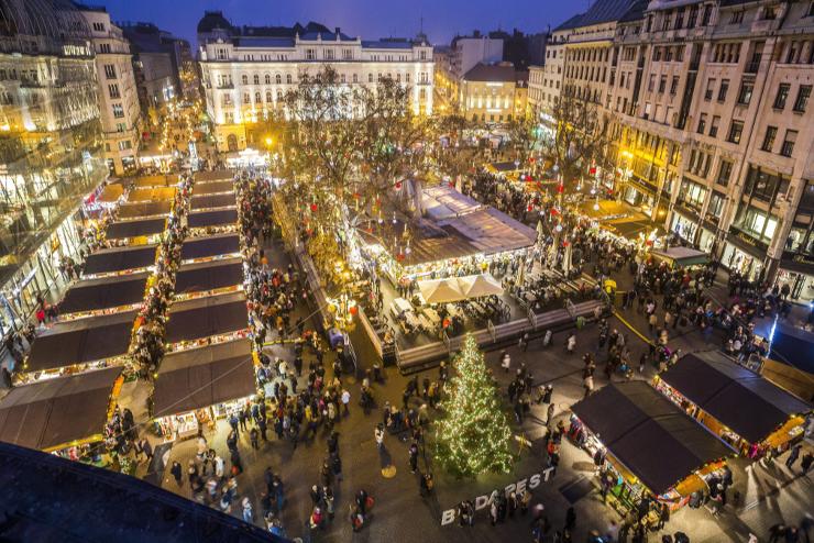 Megnyitott a budapesti karácsonyi vásár