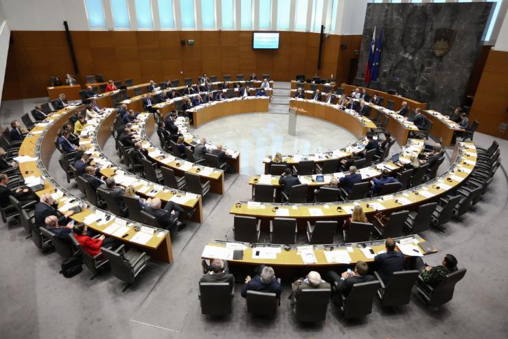 Bizalmatlansági indítványt adtak be a szlovén kormány ellen