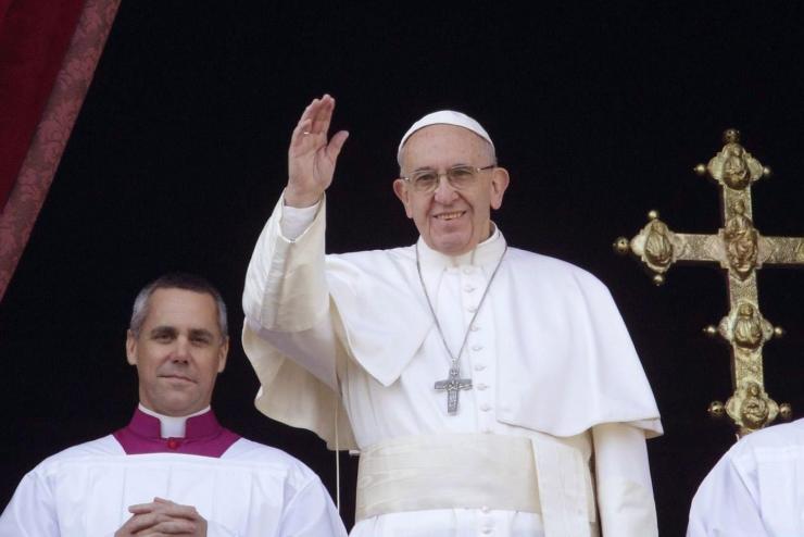 Ferenc pápa korábban mutatja be a misét szenteste a járványkorlátozások miatt