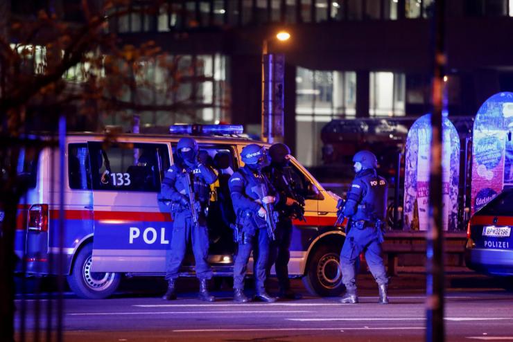 Merkel: az iszlamista terror kzs ellensgnk