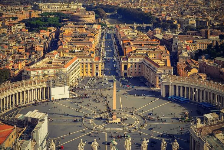 Ötezernél is több ingatlanja van a Vatikánnak