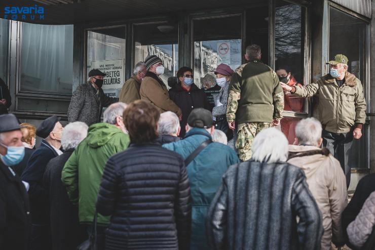 A kormányhivatal szerint az önkormányzati oltóhelyek az oltásellenes kampányt szolgálják Frissítve: a szombathelyi polgármester reakciója