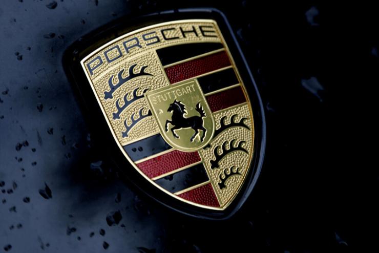 Vizsgálat indult a Porsche ellen Németországban benzinmotorok manipulációjának gyanúja miatt