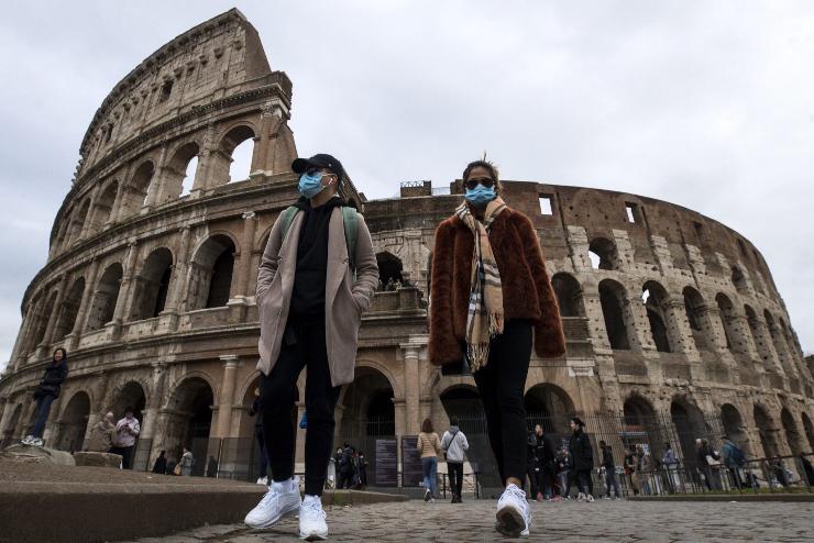 Olaszországban tovább lazítanak a korlátozásokon