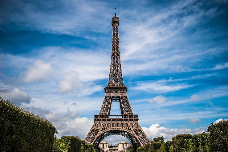 Nagy bajban az Eiffel-torony üzemeltetője
