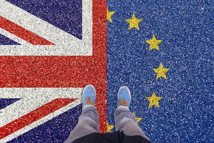 Brexit: Tbb mint 3,5 milli klfldi EU-llampolgr krt tarts brit letelepedsi engedlyt