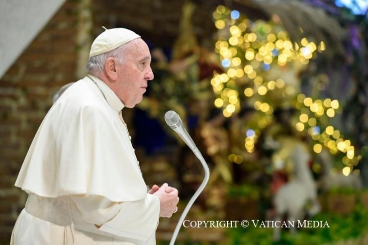 A Pápa kevesebb karácsonyi költésre és az ukránoknak való adakozásra buzdítja az embereket