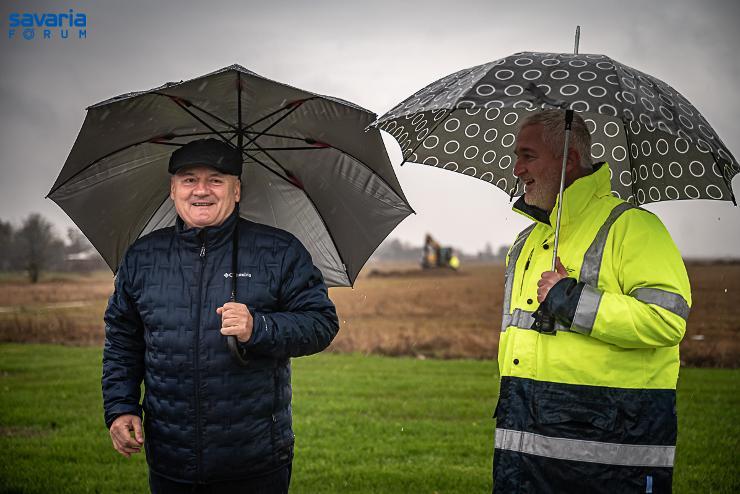 Br a kormny trlte a projekteket, Hende mgis bizakod