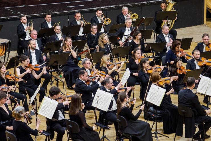 Brahms-sal és Ligetivel tér vissza a Bartók Terembe a Savaria Szimfonikus Zenekar