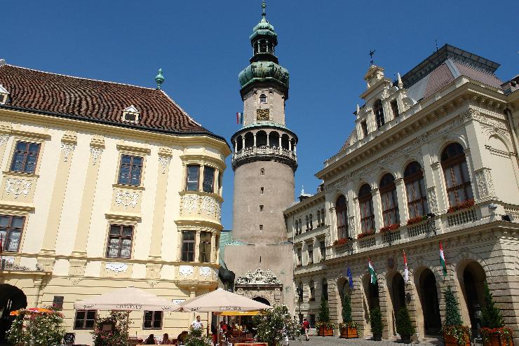 November 1-től bezár a soproni Tűztorony és minden más múzeum, végleg lakat kerül a Hotel Lövérre is