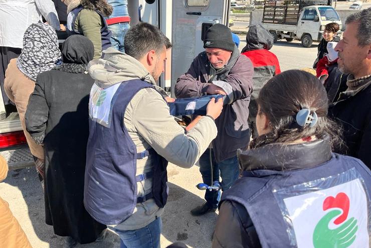 Pillepalackokból tankolják a Máltai Szeretetszolgálat mozgó orvosi rendelőit Szíriában
