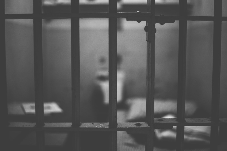 Tizenhárom év fegyházbüntetést kapott egy férfi, aki éveken át követett el kiskorú fia ellen szexuális erőszakot