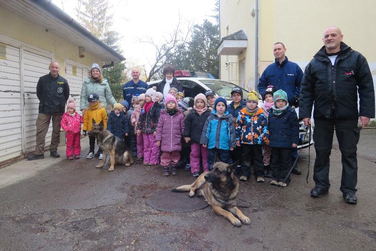 Gyerekek szállták meg a Vasvári Rendőrkapitányságot