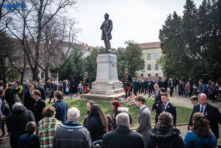 „Mrcius 15-e a magyarok egymsra tallsnak, a szvnek az nnepe”